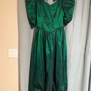 Elegant Green Puff Sleeve Dress